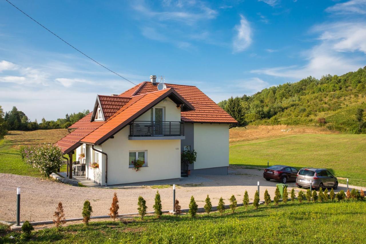 Apartmani Leptir Rakovica Esterno foto