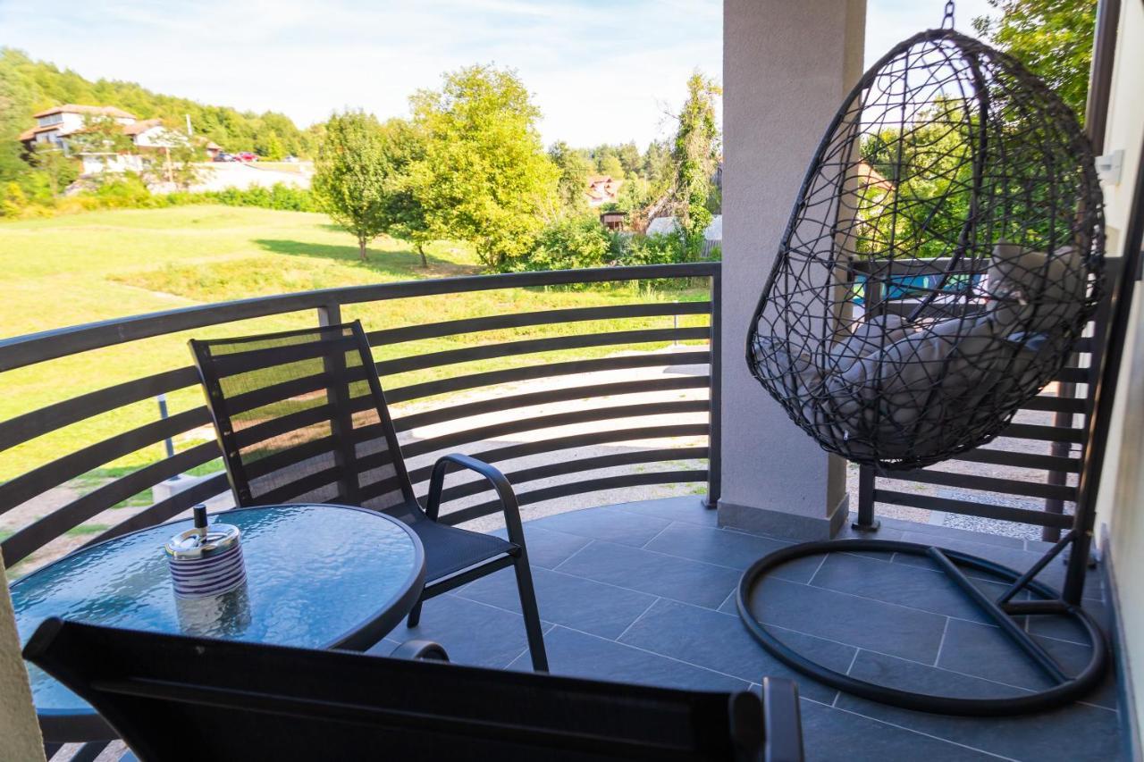 Apartmani Leptir Rakovica Esterno foto