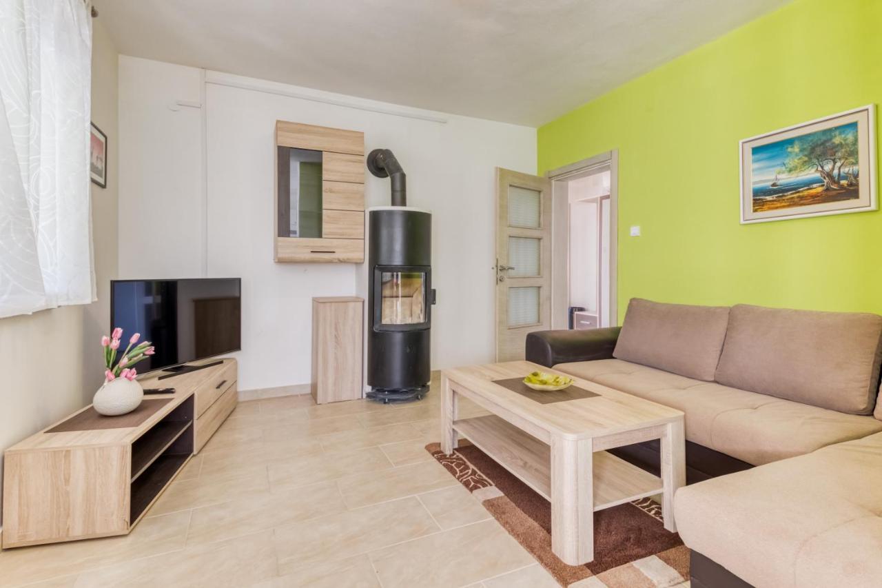 Apartmani Leptir Rakovica Esterno foto