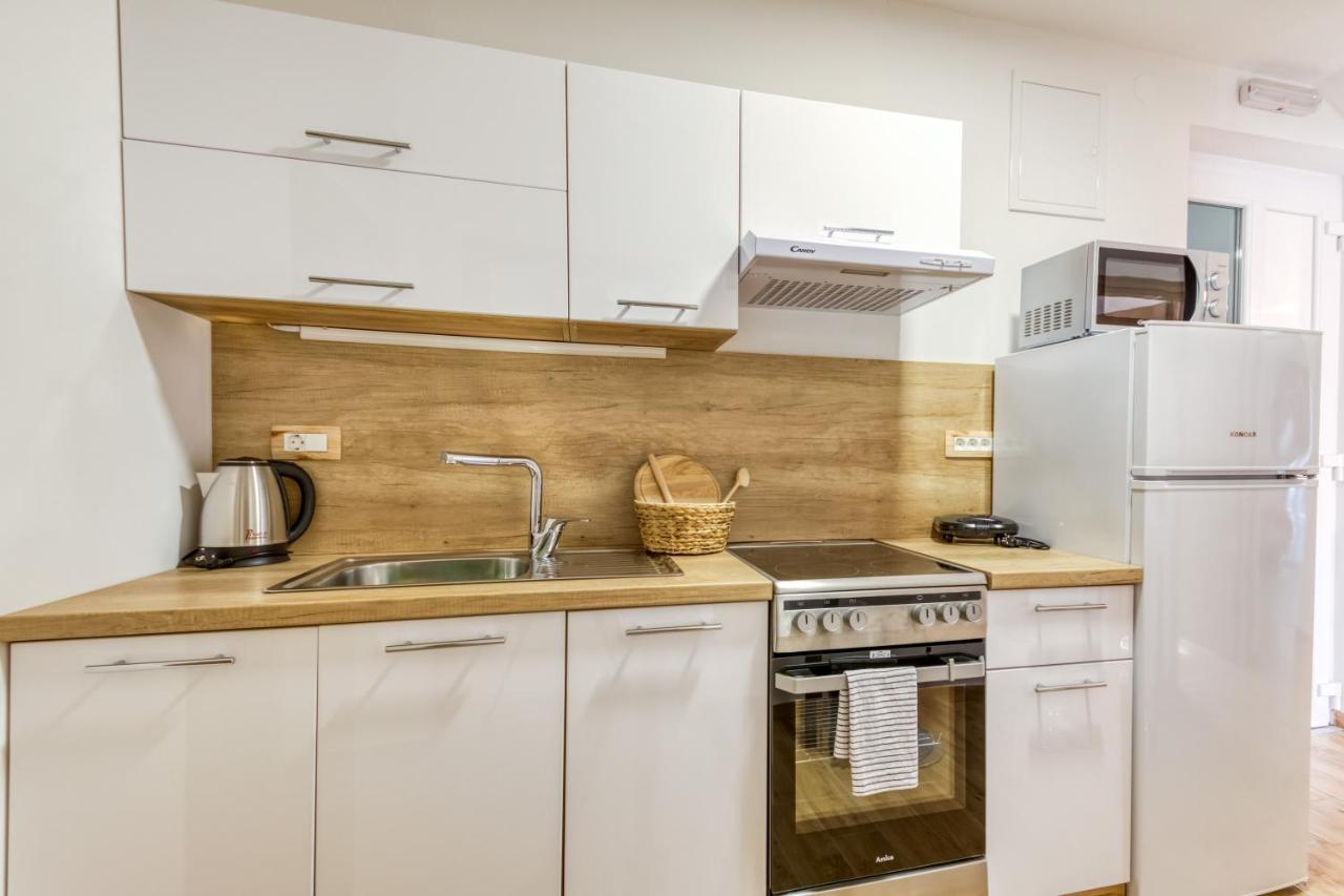 Apartmani Leptir Rakovica Esterno foto