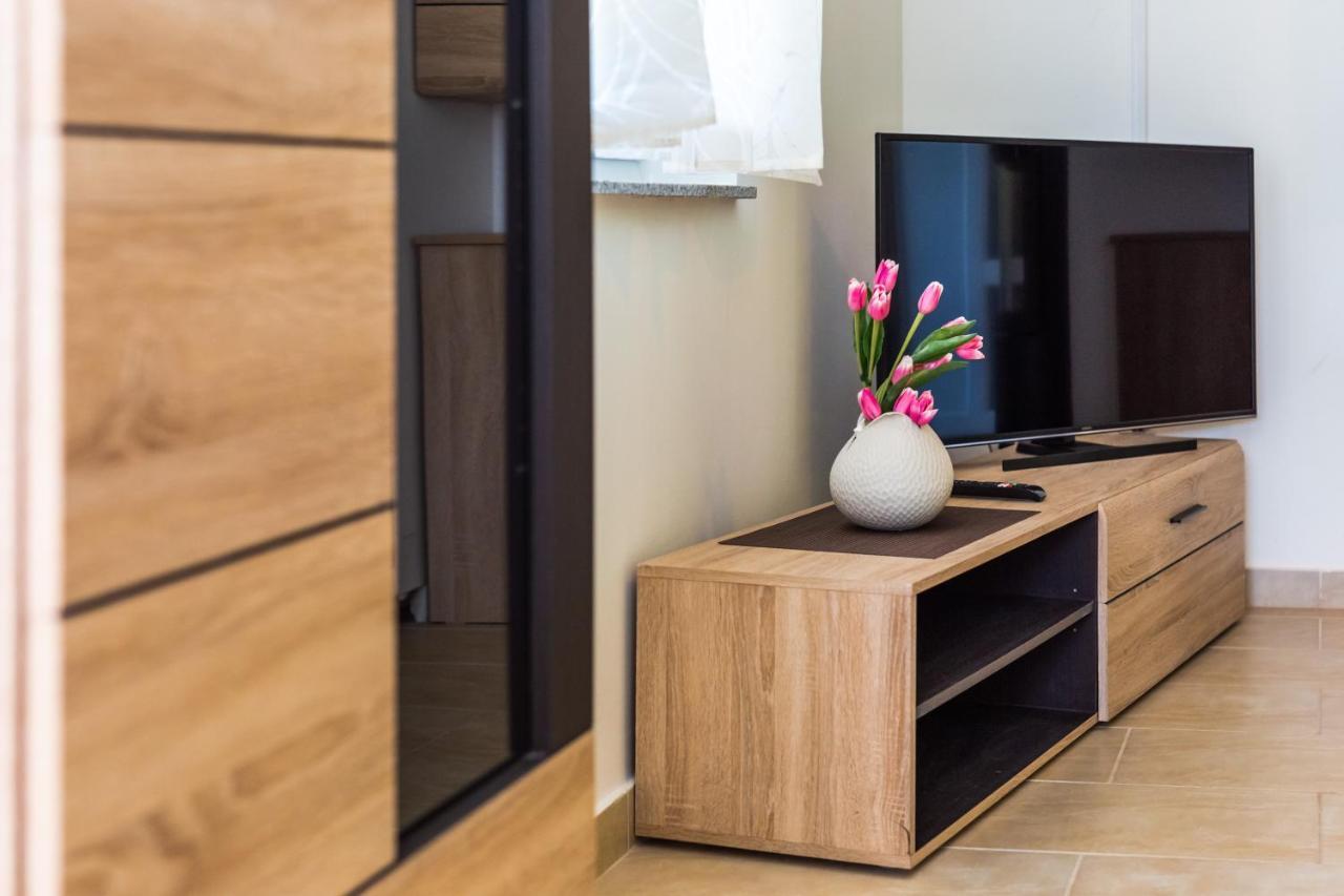 Apartmani Leptir Rakovica Esterno foto