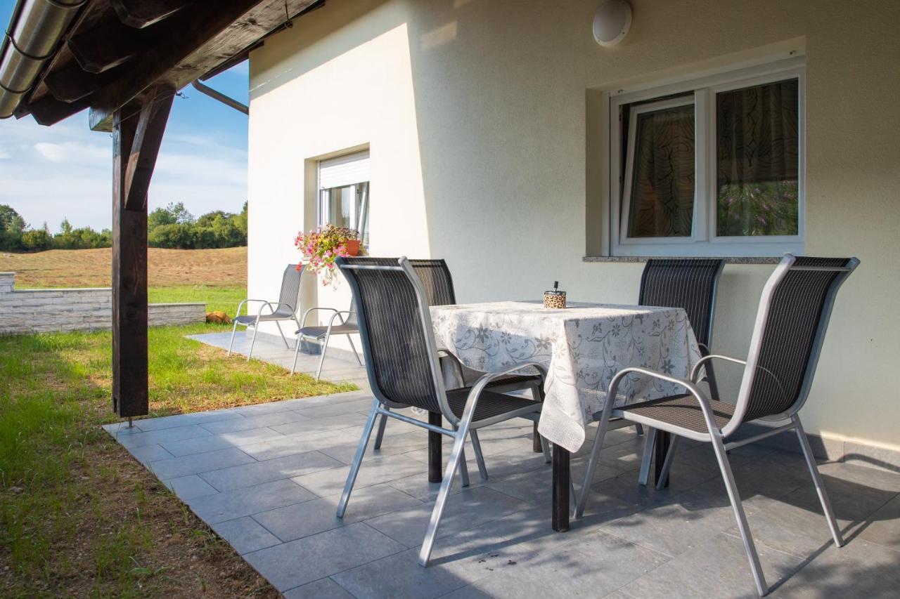 Apartmani Leptir Rakovica Esterno foto