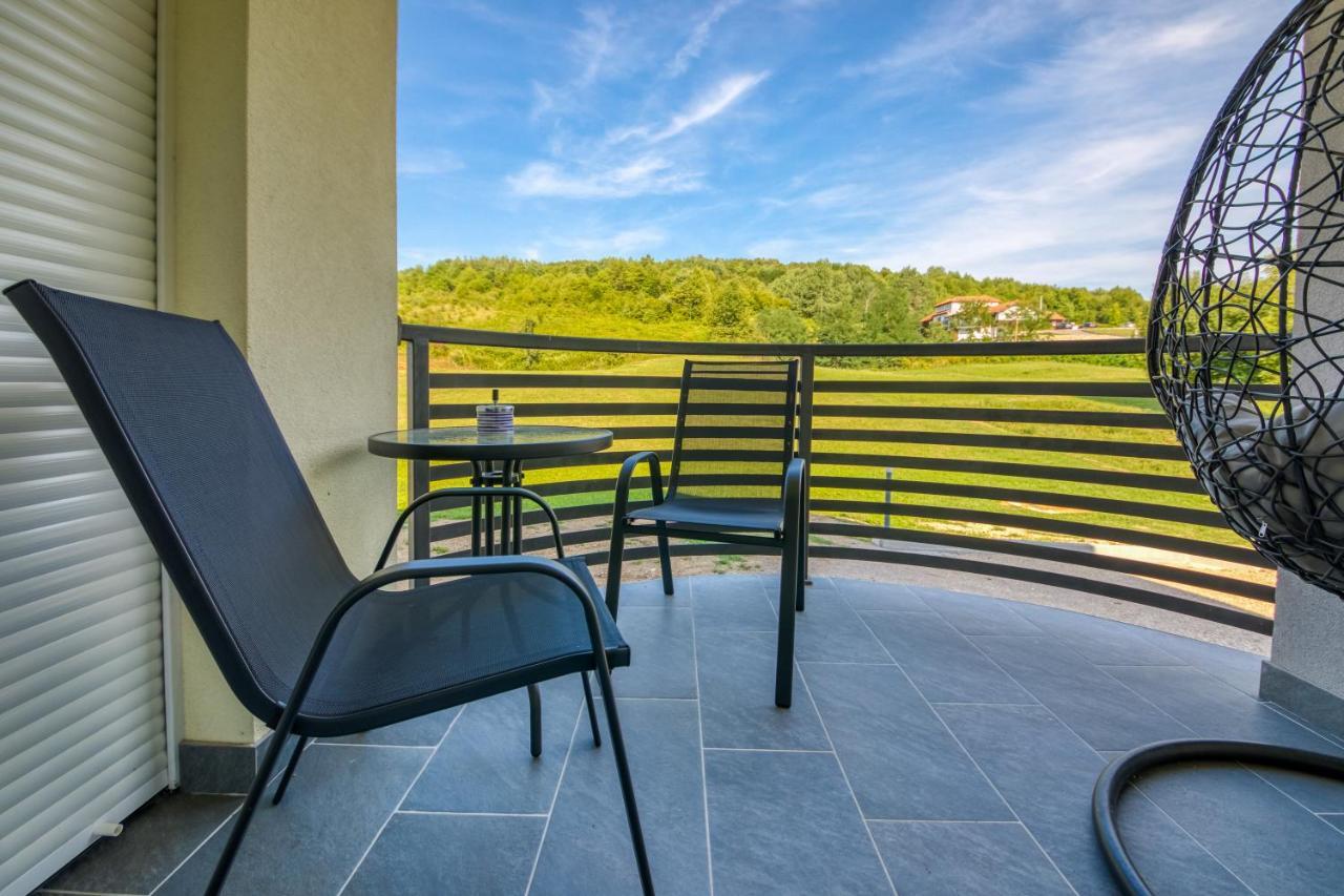 Apartmani Leptir Rakovica Esterno foto