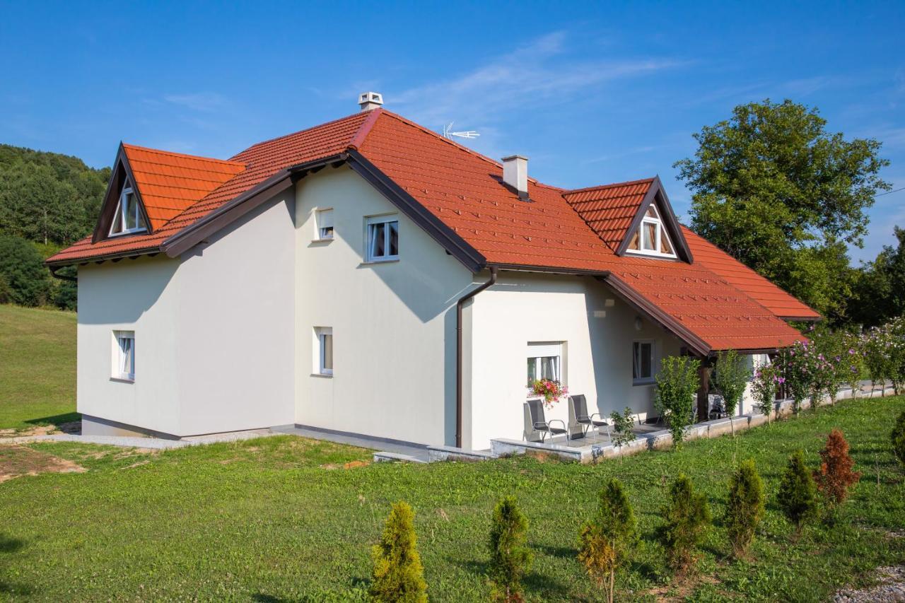 Apartmani Leptir Rakovica Esterno foto