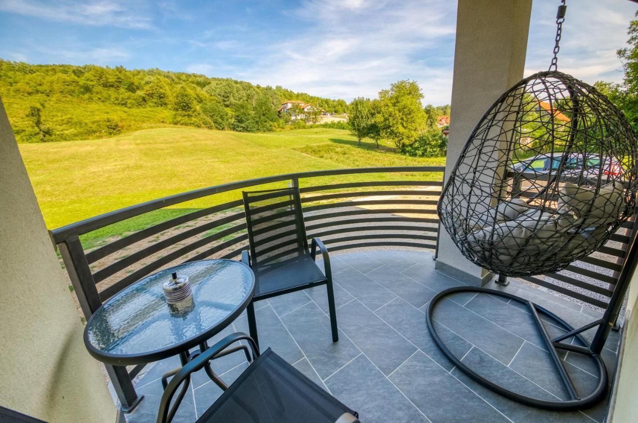 Apartmani Leptir Rakovica Esterno foto