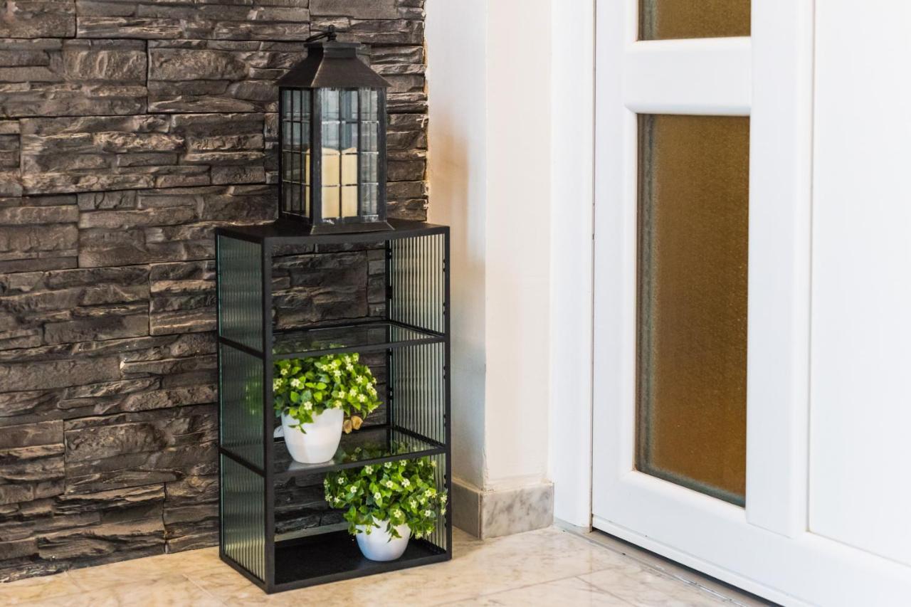 Apartmani Leptir Rakovica Esterno foto