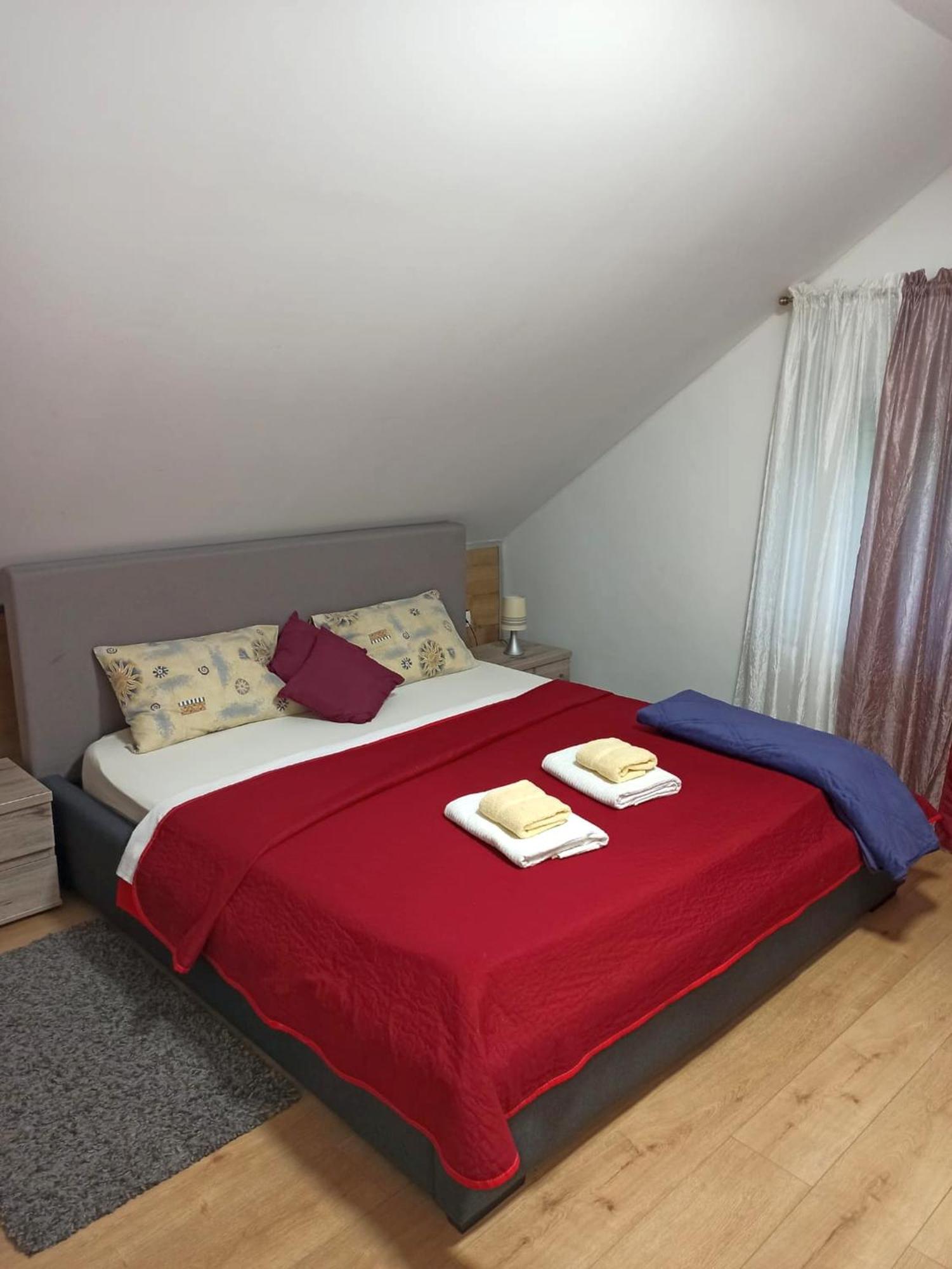 Apartmani Leptir Rakovica Esterno foto