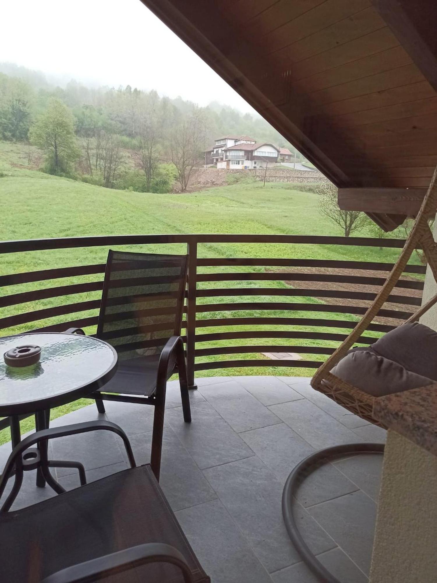 Apartmani Leptir Rakovica Esterno foto