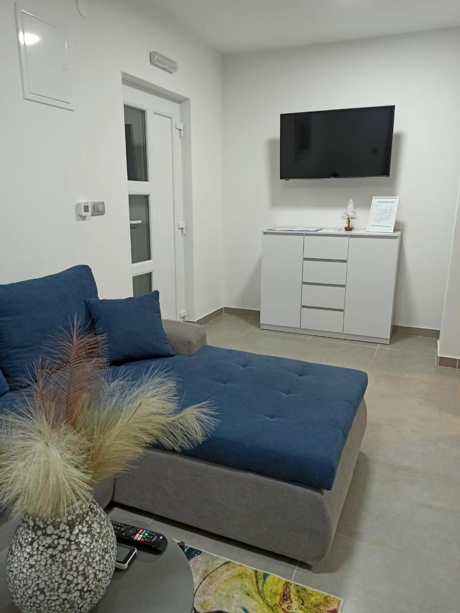 Apartmani Leptir Rakovica Esterno foto